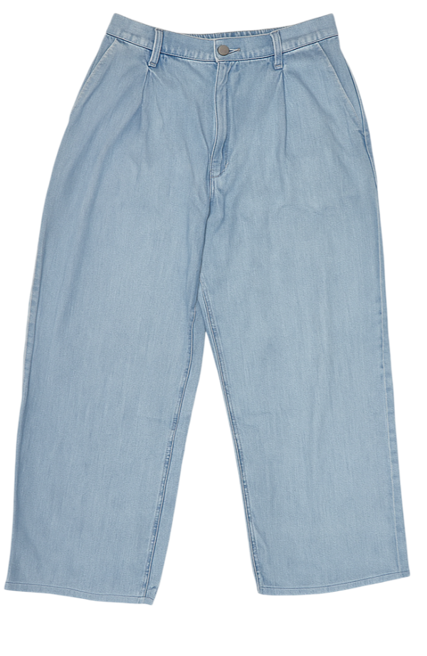 Light blue Uniqlo women's baggy pants with pleated front and wide legs, displayed flat on a white background.